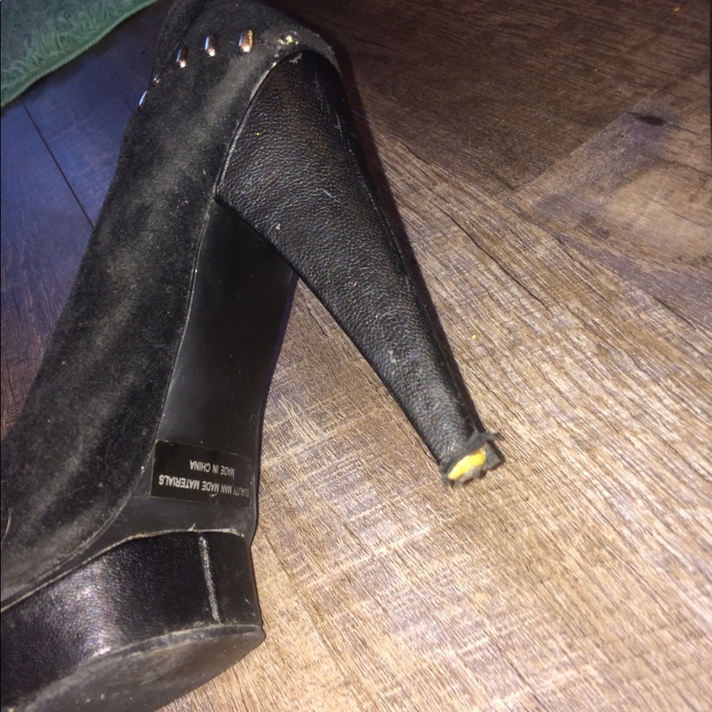 Black studded high heels - Picture 5 of 8